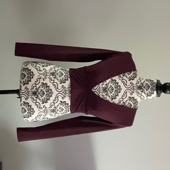 Garage BNWT Burgundy Long Sleeve Athletic Crop top - Picture 1 of 5